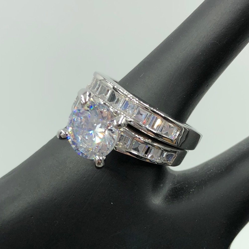 Gorgeous Wedding Ring Set Size 7 NWT - Picture 1 of 8